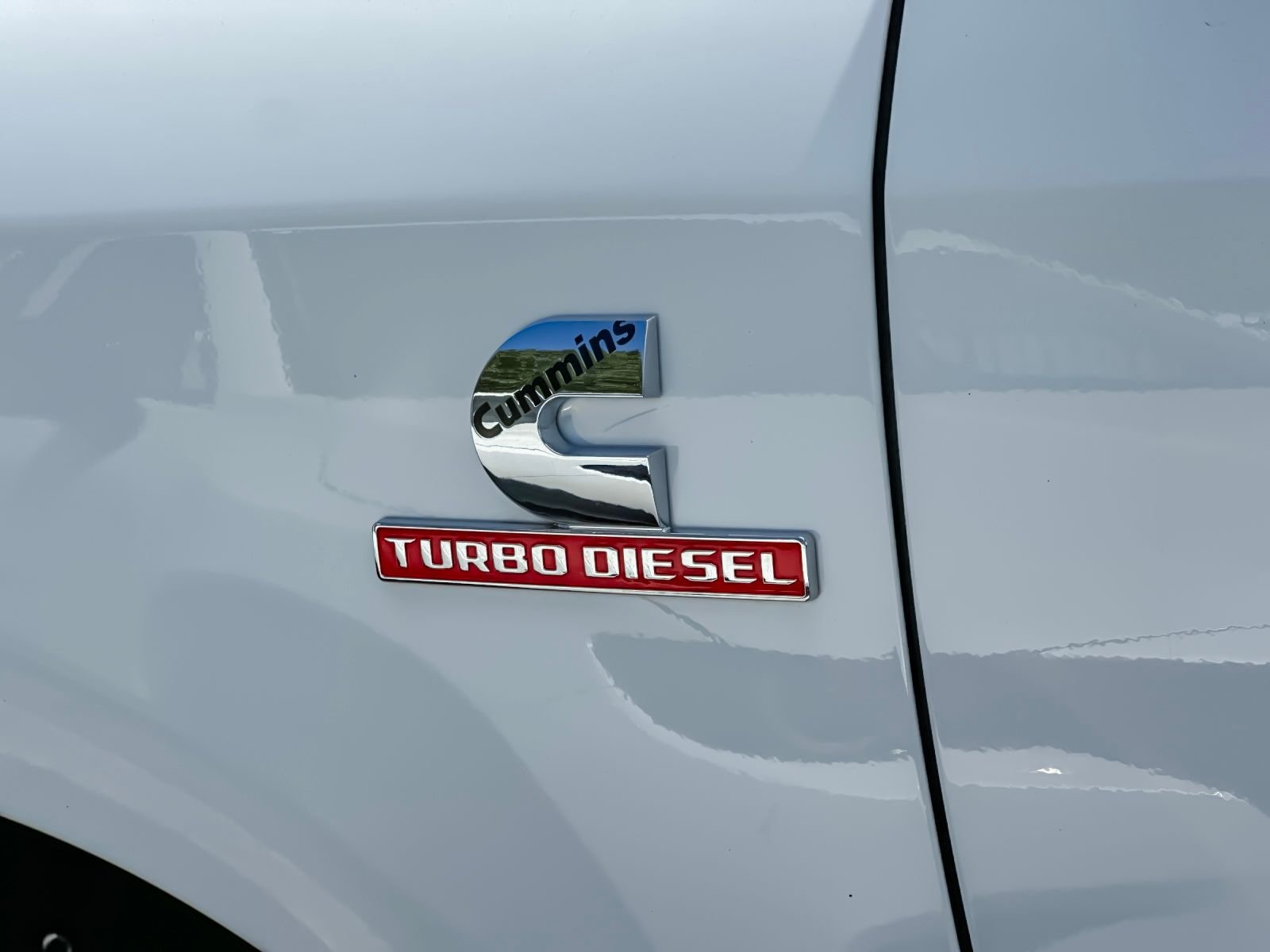 Used 2024 White Ram Laramie image 26
