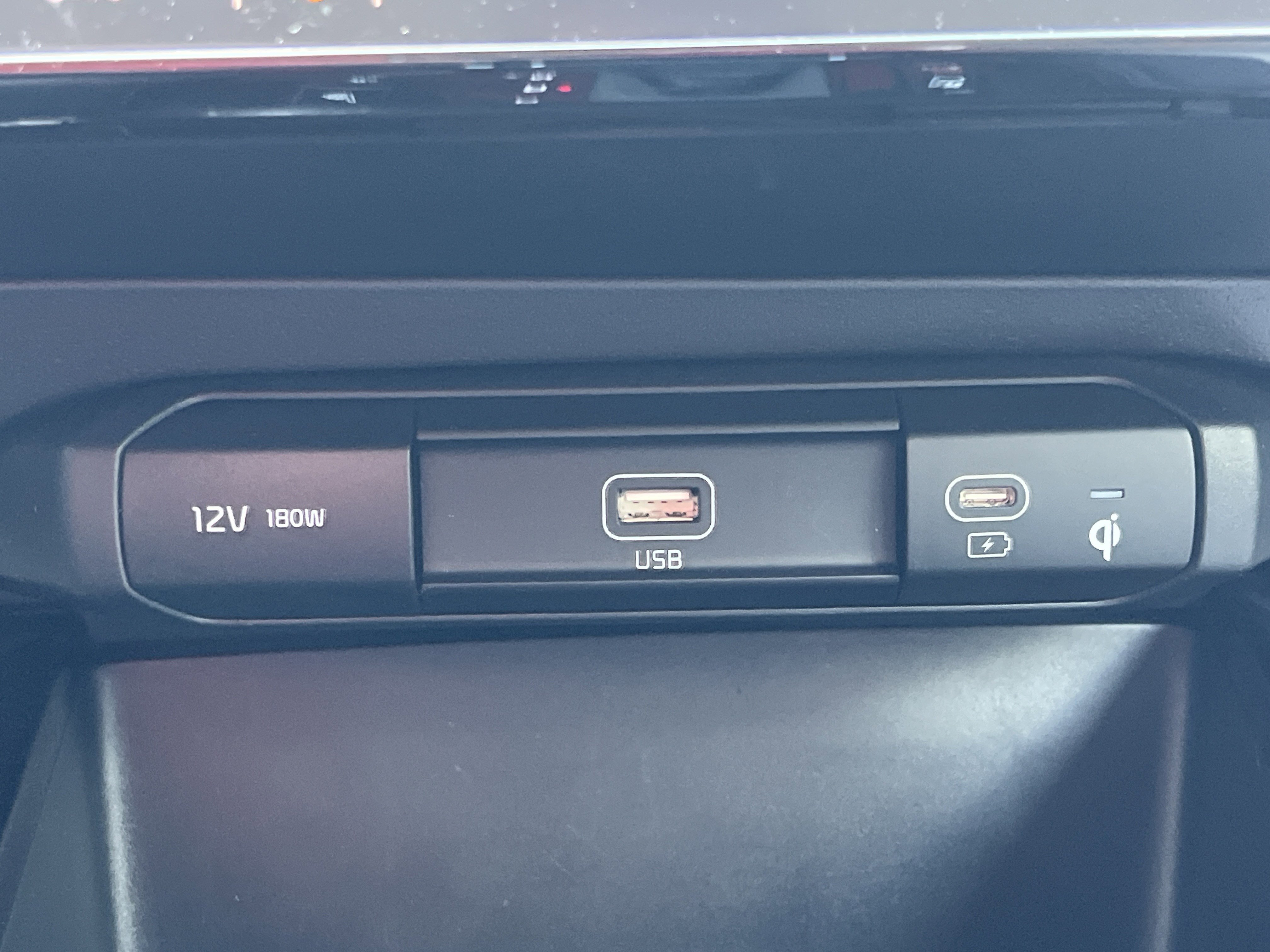 Used 2025 Aurora Black Pearl Kia SX image 9