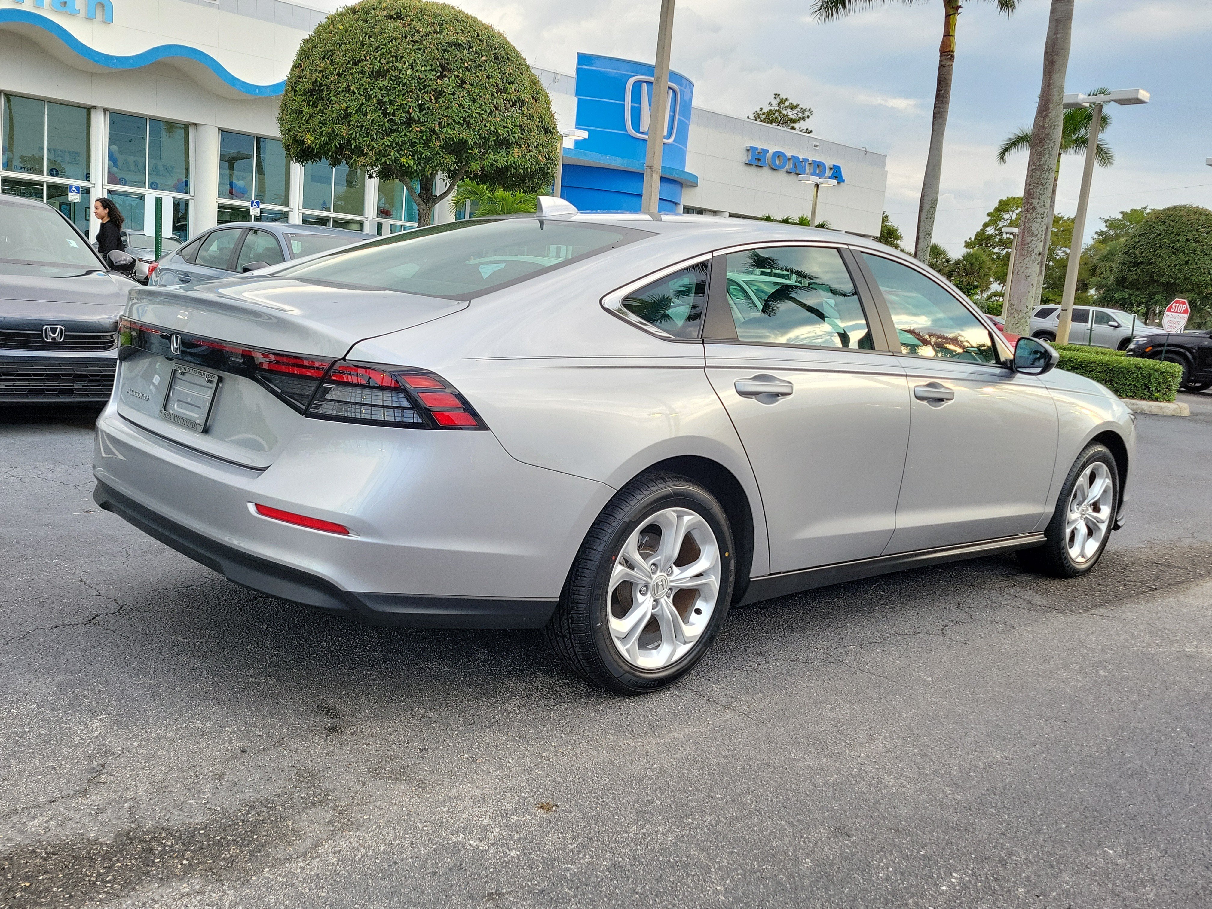 Certified Used 2024 Solar Silver Metallic Honda 1.5T LX image 36