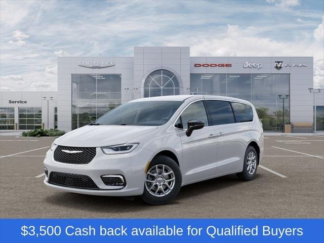 2026 Chrysler Pacifica Select's photo