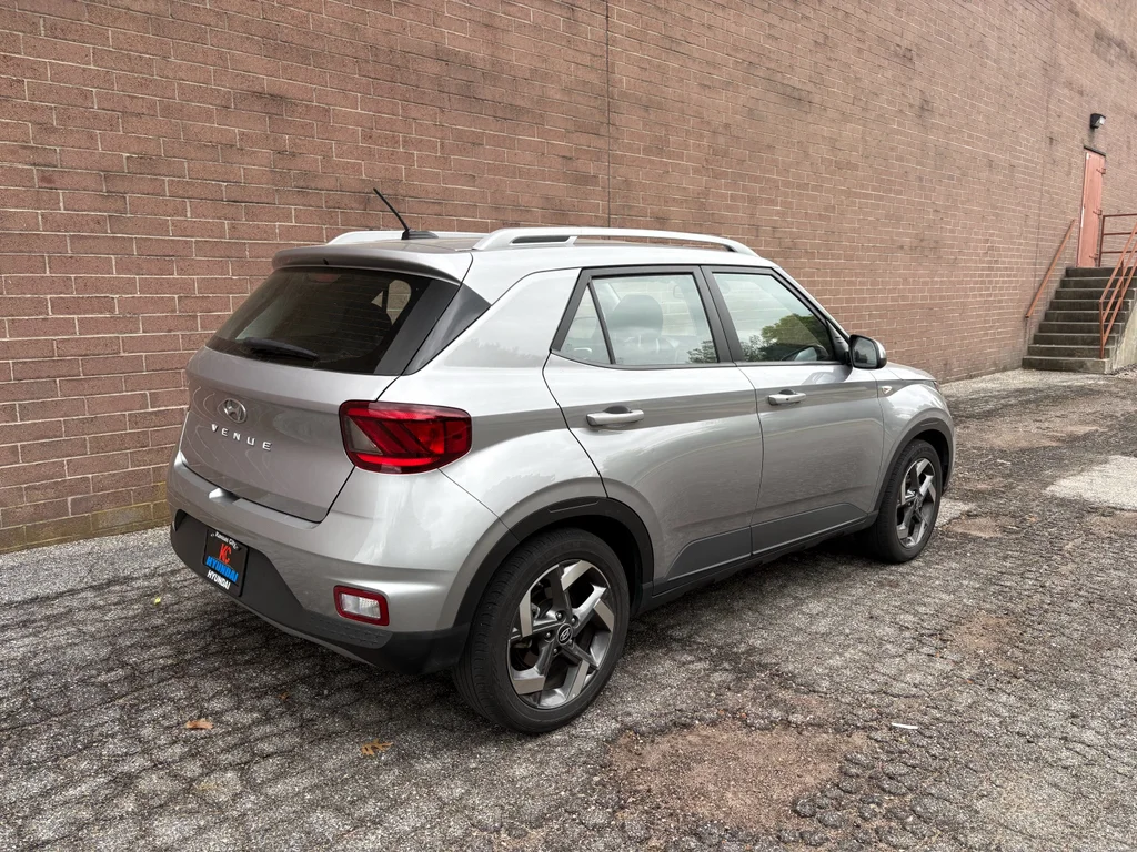 Used 2025 Shimmering Silver Hyundai SEL image 6