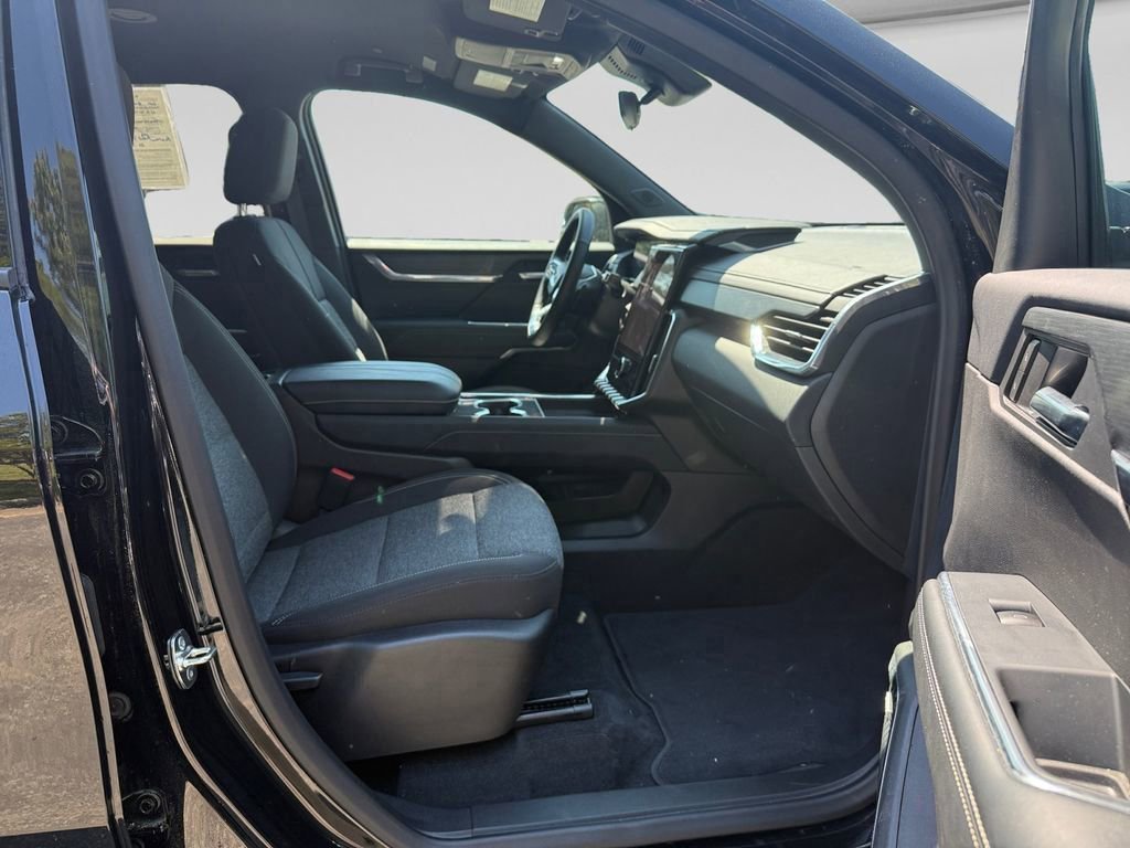 Used 2025 Ebony Twilight Metallic GMC AWD Elevation image 17