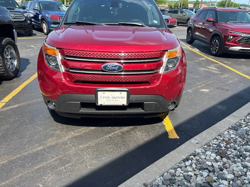 Used 2013 Ruby Red Metallic Ford Limited image 12