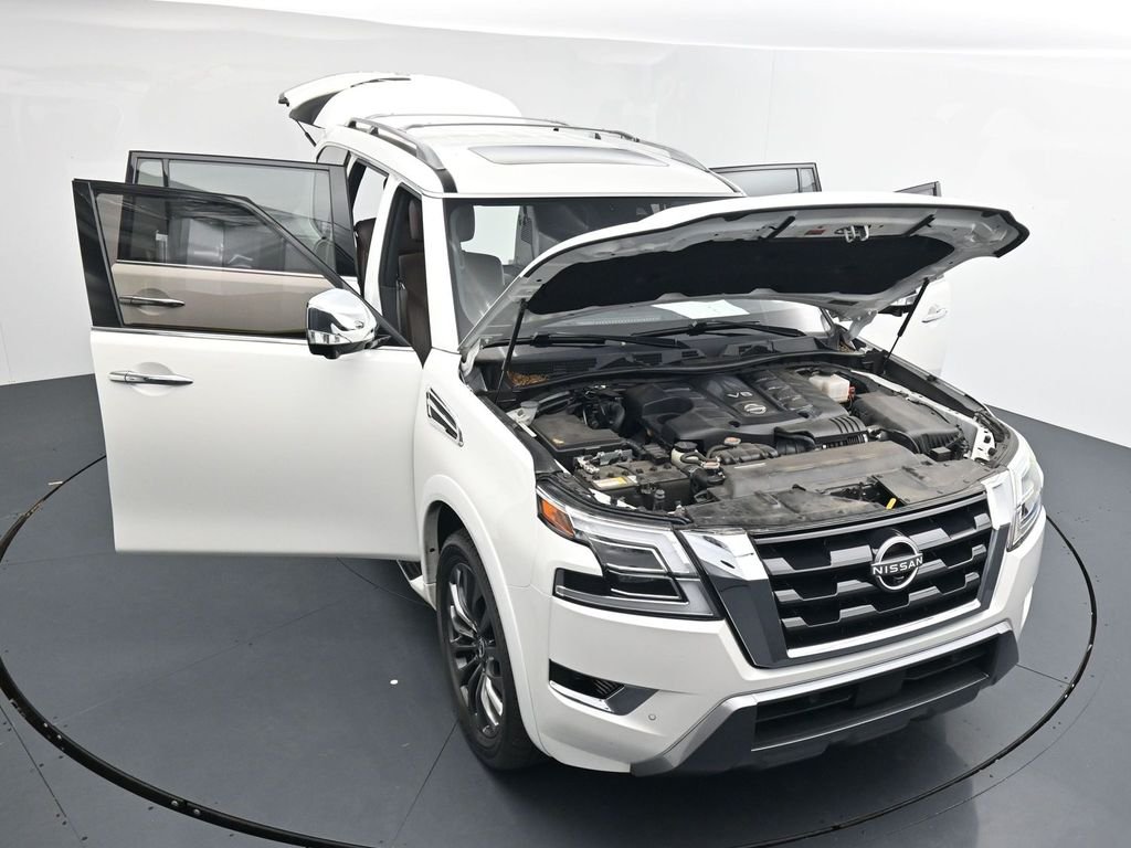 Used 2023 White Nissan Platinum image 25