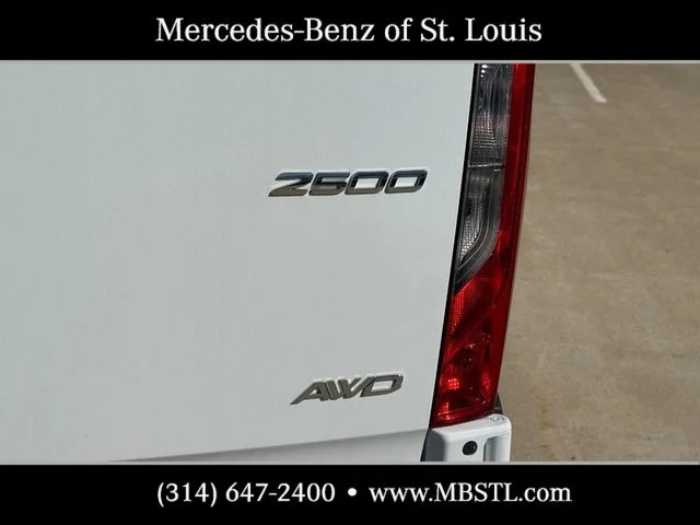 New 2025 Arctic White Mercedes-Benz Cargo 170 WB image 5