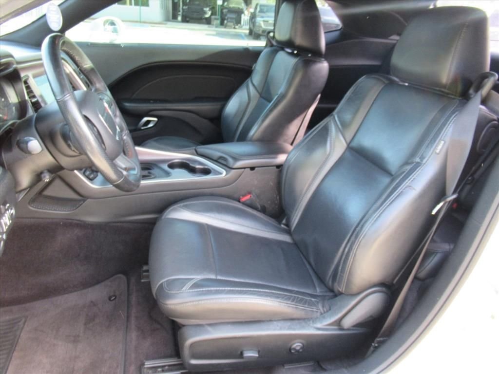 Used 2018 White Dodge R/T image 19