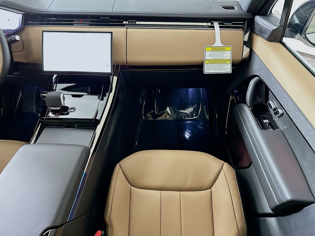New 2026 Fuji White Land Rover Dynamic SE image 27