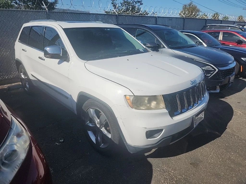 Used 2013 White Jeep Overland image 19