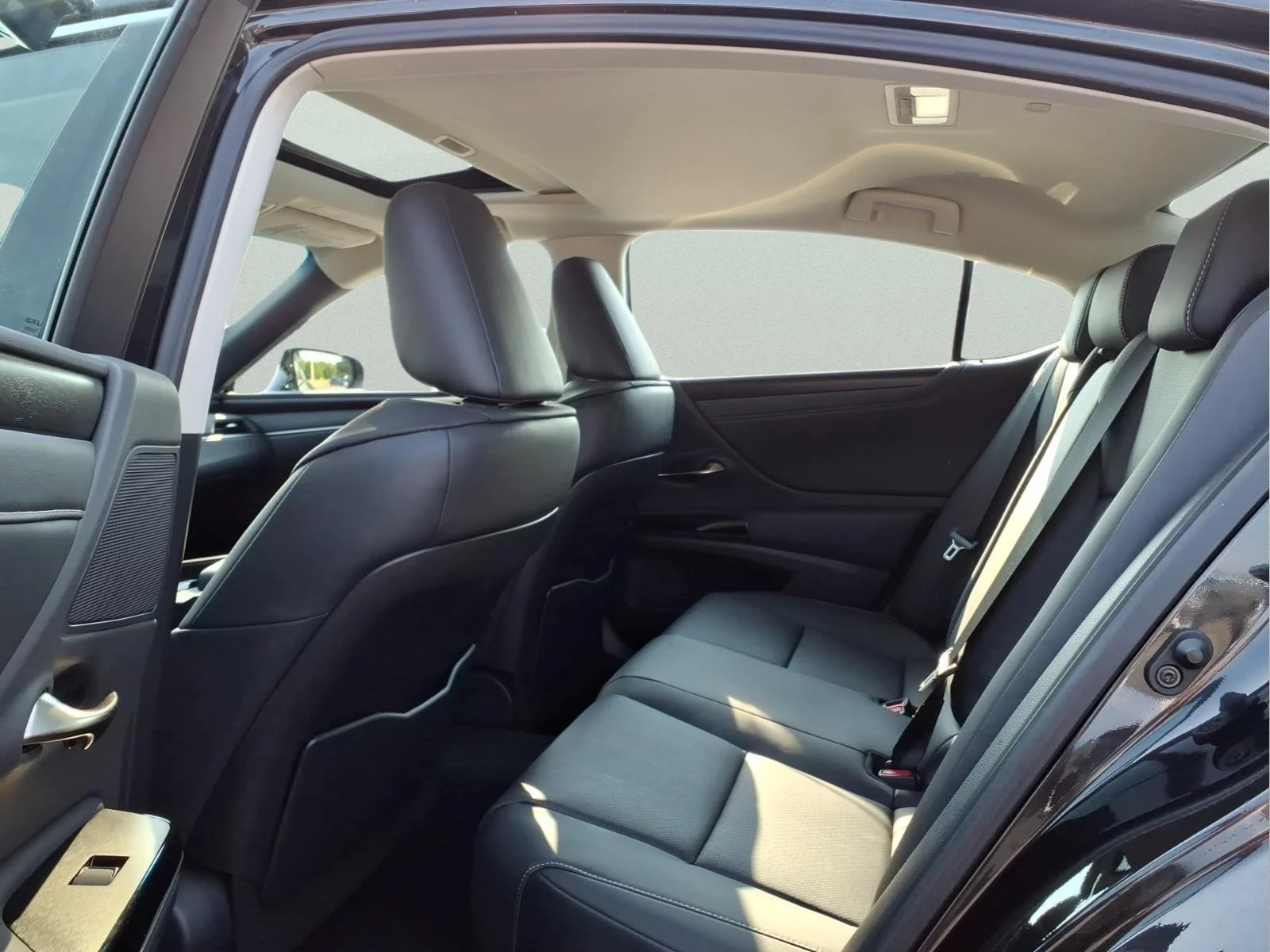 Used 2023 Black Lexus 250 image 11
