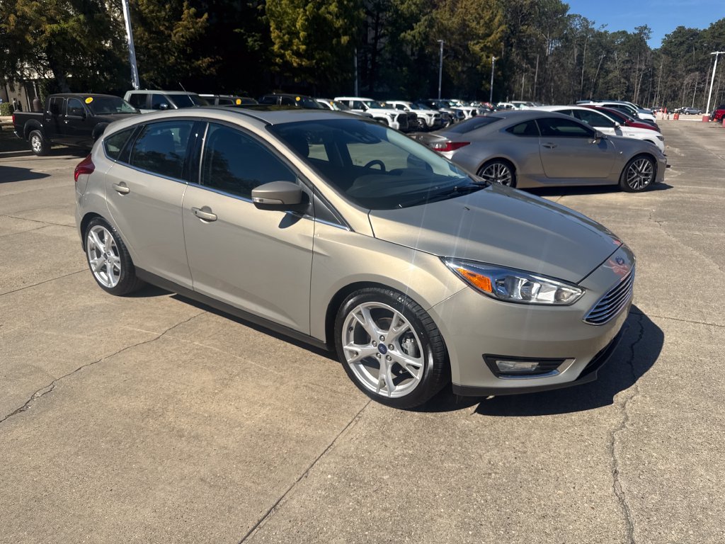 Used 2016  Ford Titanium image 9