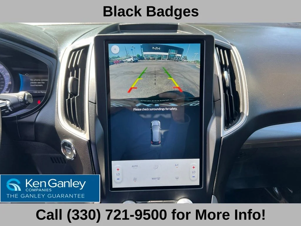 Used 2022 Black Ford SE image 38