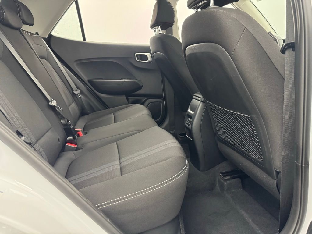 Used 2025 Lunar White Hyundai SEL image 33