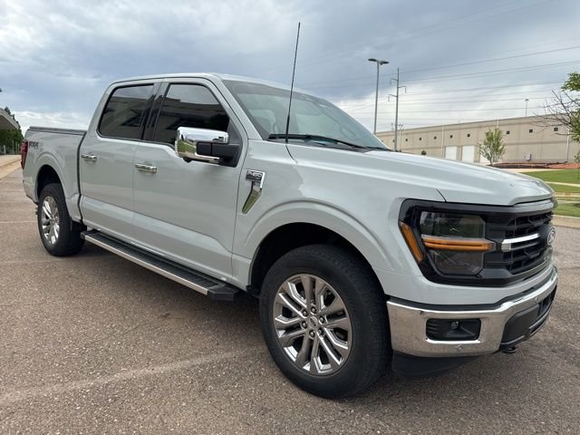 Used 2024 White Ford XLT image 3