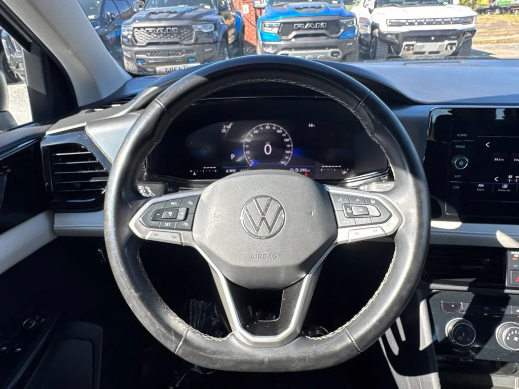 Used 2025 White Volkswagen 1.5T S image 13