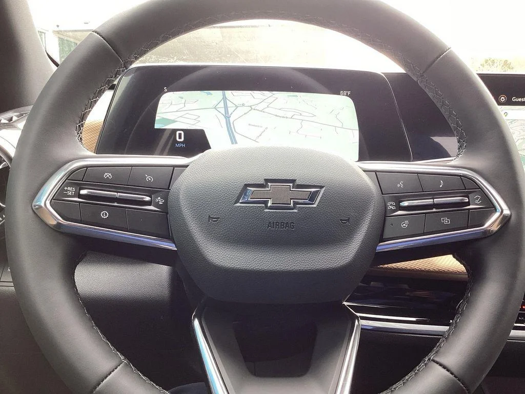 New 2026 Polar White Tricoat Chevrolet FWD ACTIV image 11