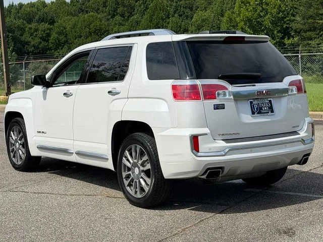 Used 2017 White GMC Denali image 3