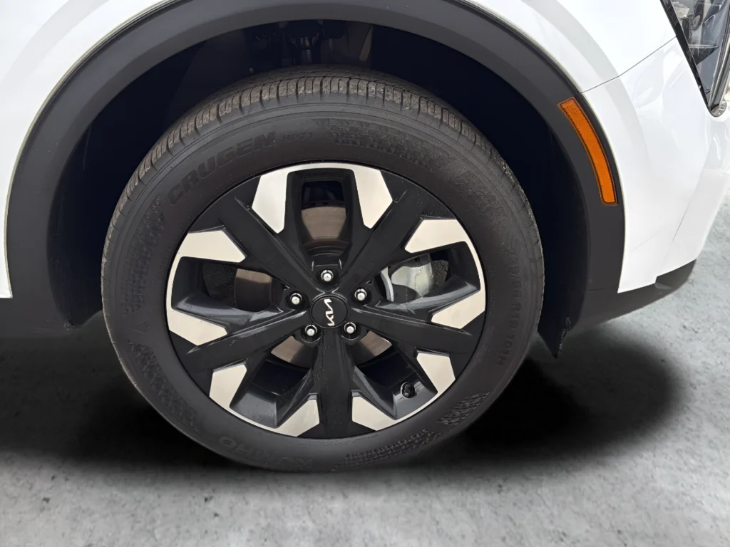 Certified Used 2023 White Kia X-Line image 29