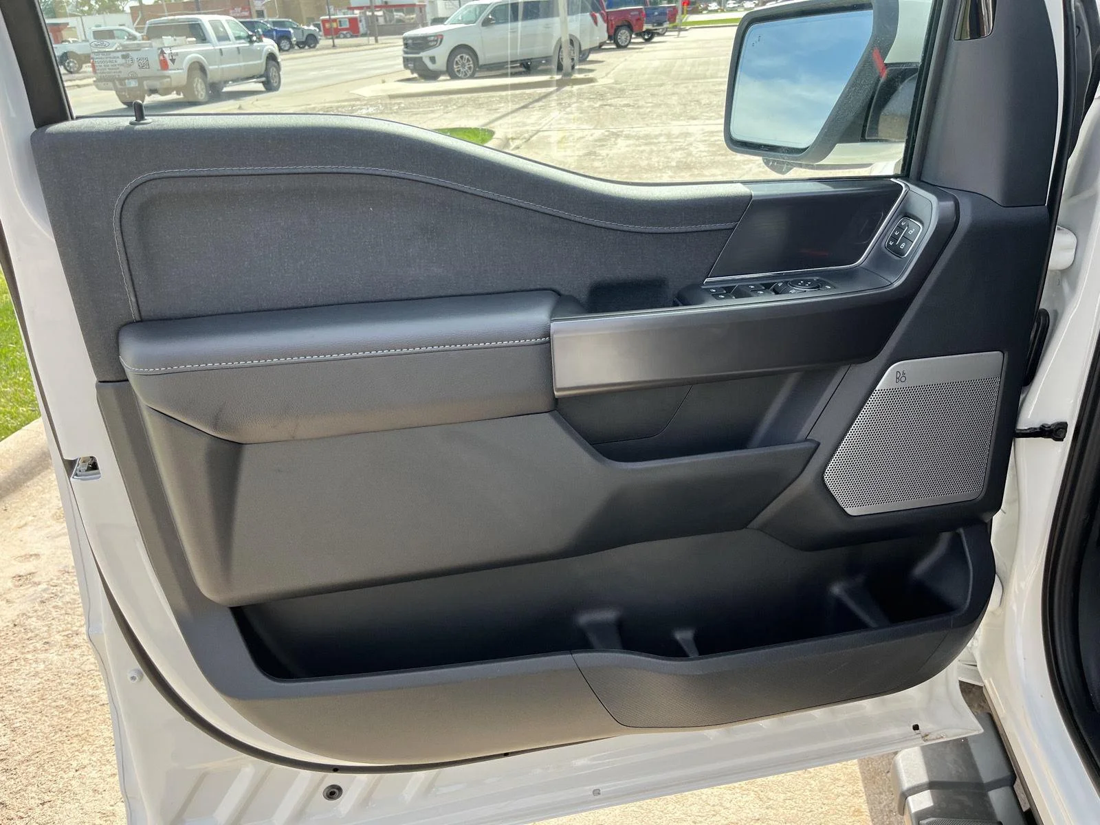 New 2026 Star White Metallic Tri-Coat Ford Lariat® image 12