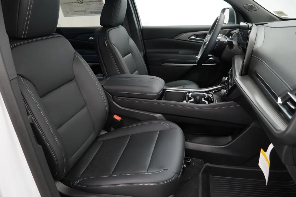 New 2027 Summit White Chevrolet LT image 29