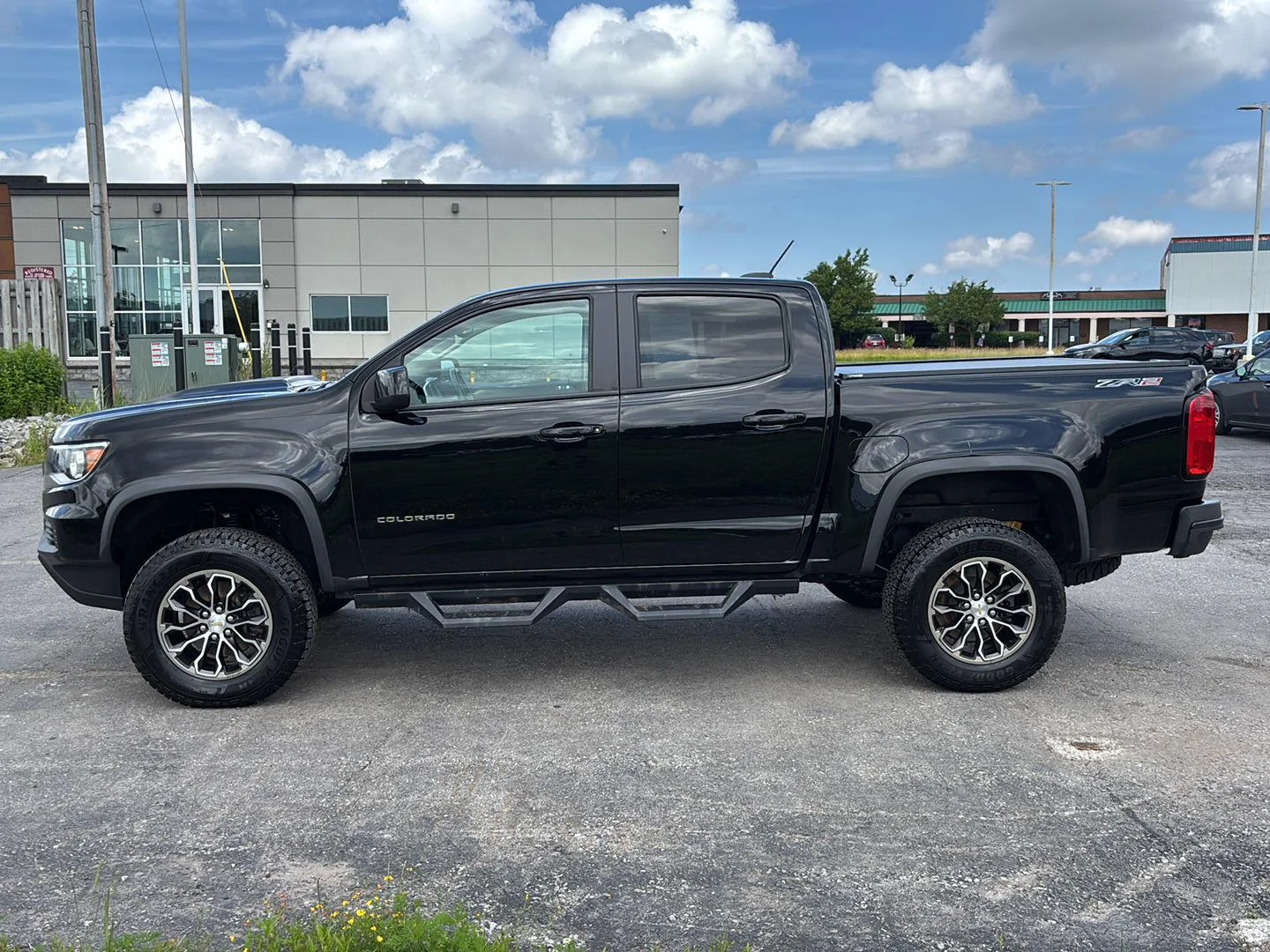 Used 2022 Black Chevrolet ZR2 image 4