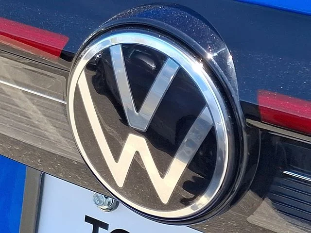 2025 Volkswagen Taos SEL - Photo 18