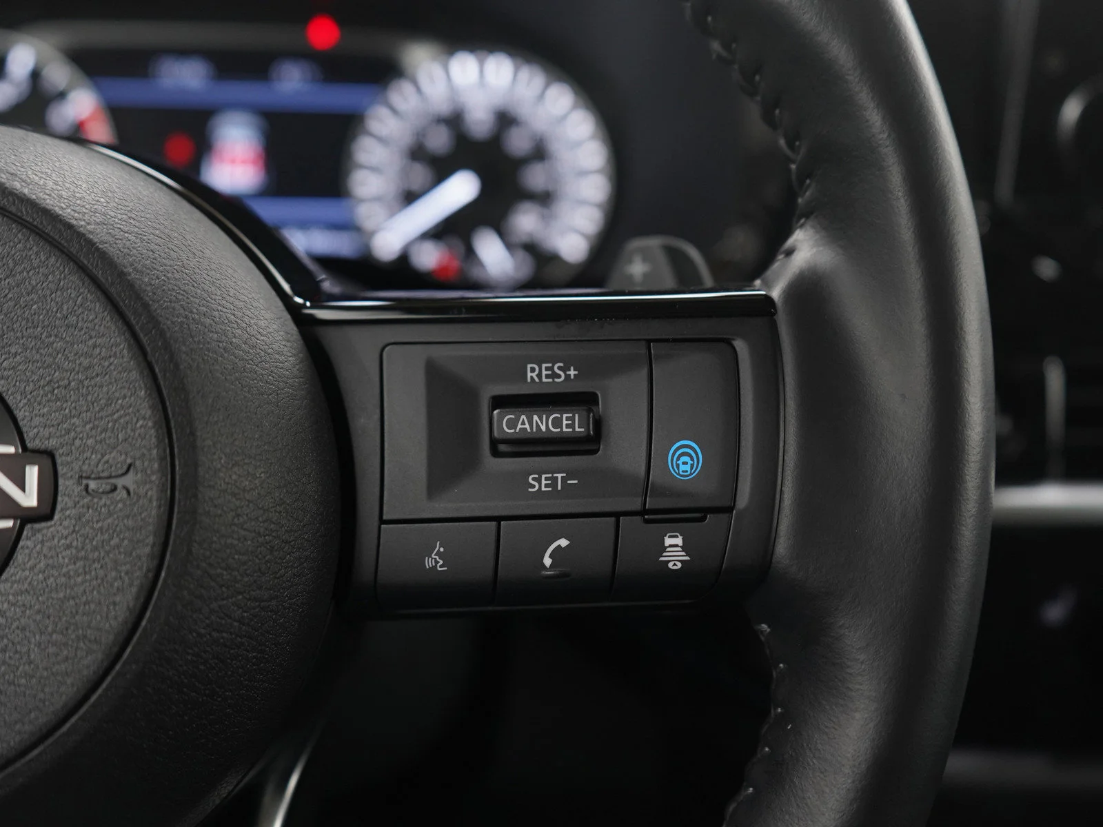 Used 2024 Boulder Gray Pearl Nissan SL image 28