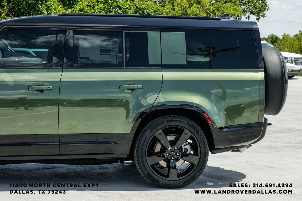 New 2026 Woolstone Green Metallic Land Rover X-Dynamic SE image 15