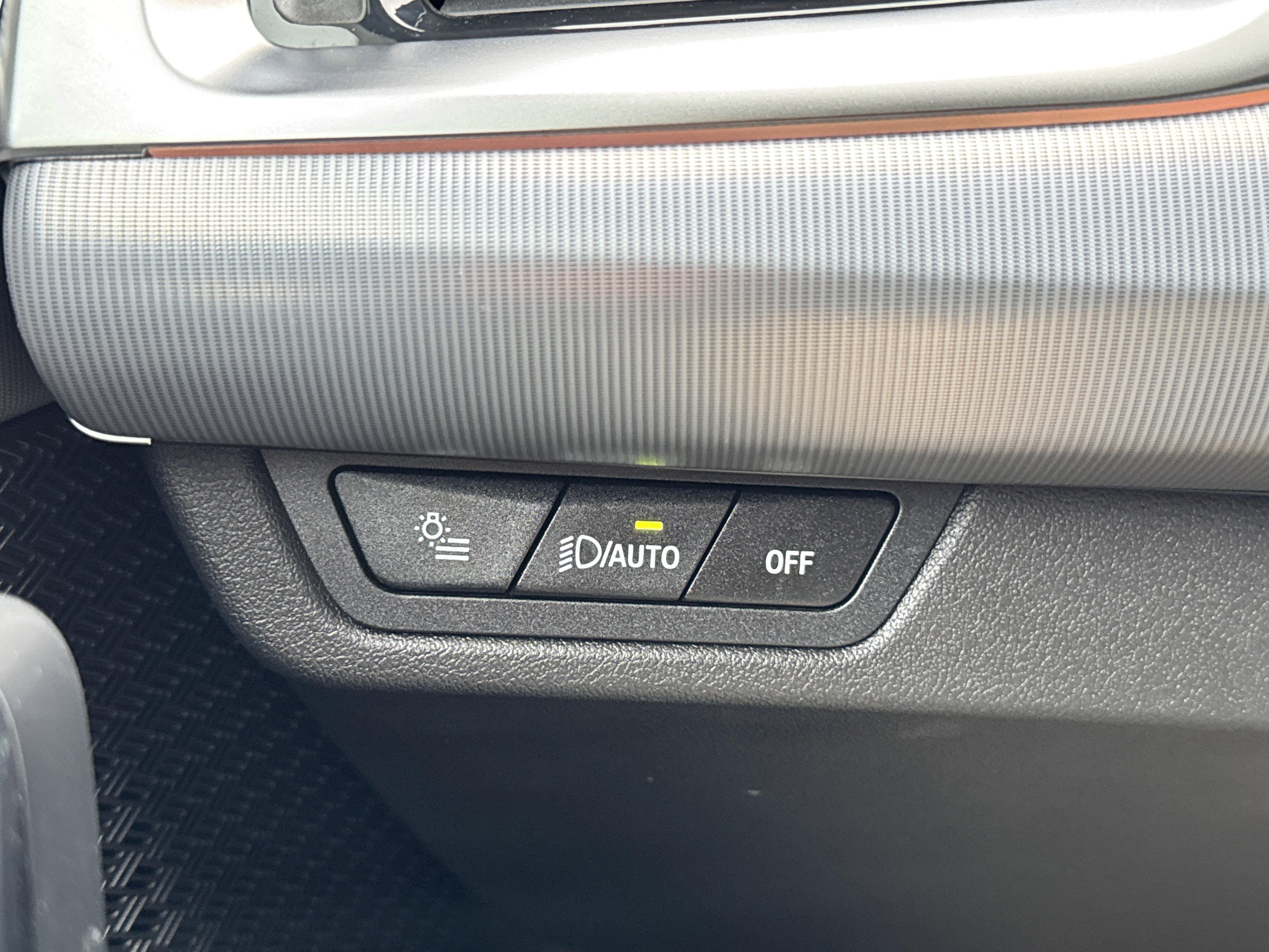 2025 BMW X1 28i - Photo 18