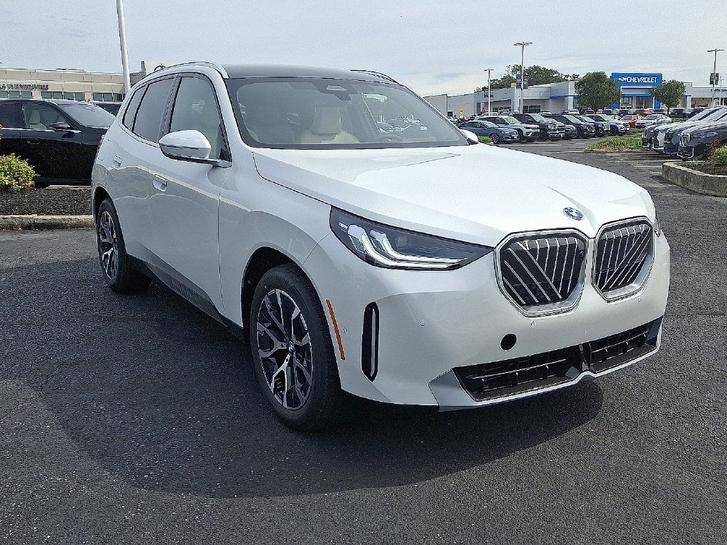 New 2026 White Metallic BMW 30 xDrive image 2