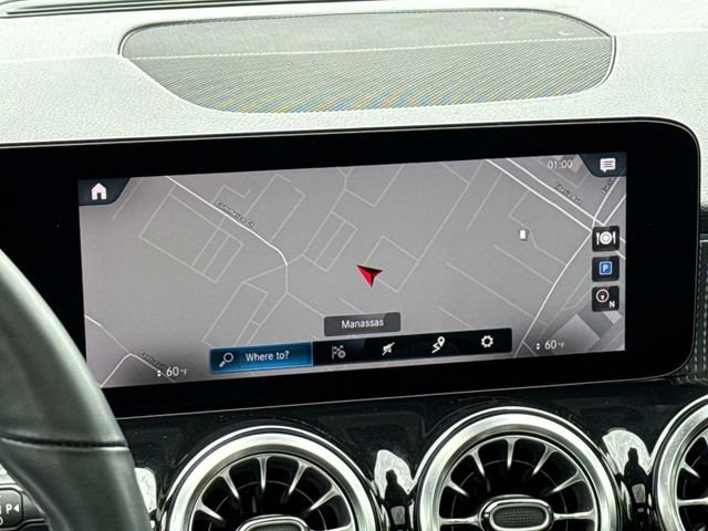 Used 2022 White Mercedes-Benz GLB 250 image 19