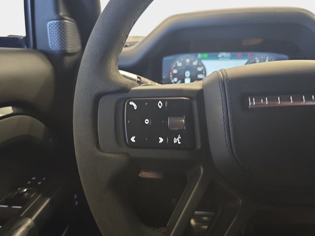 Used 2022 Black Land Rover  image 19