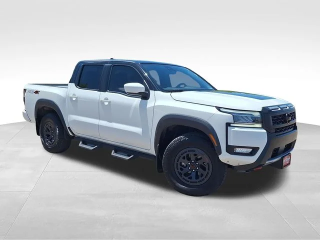 2025 Nissan Frontier PRO-4X Crew Cab 4X4's photo