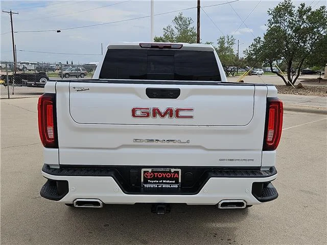 Used 2023 White Frost Tricoat GMC Denali 4x4 Crew Cab 6.6 ft. box 157 in. WB image 3