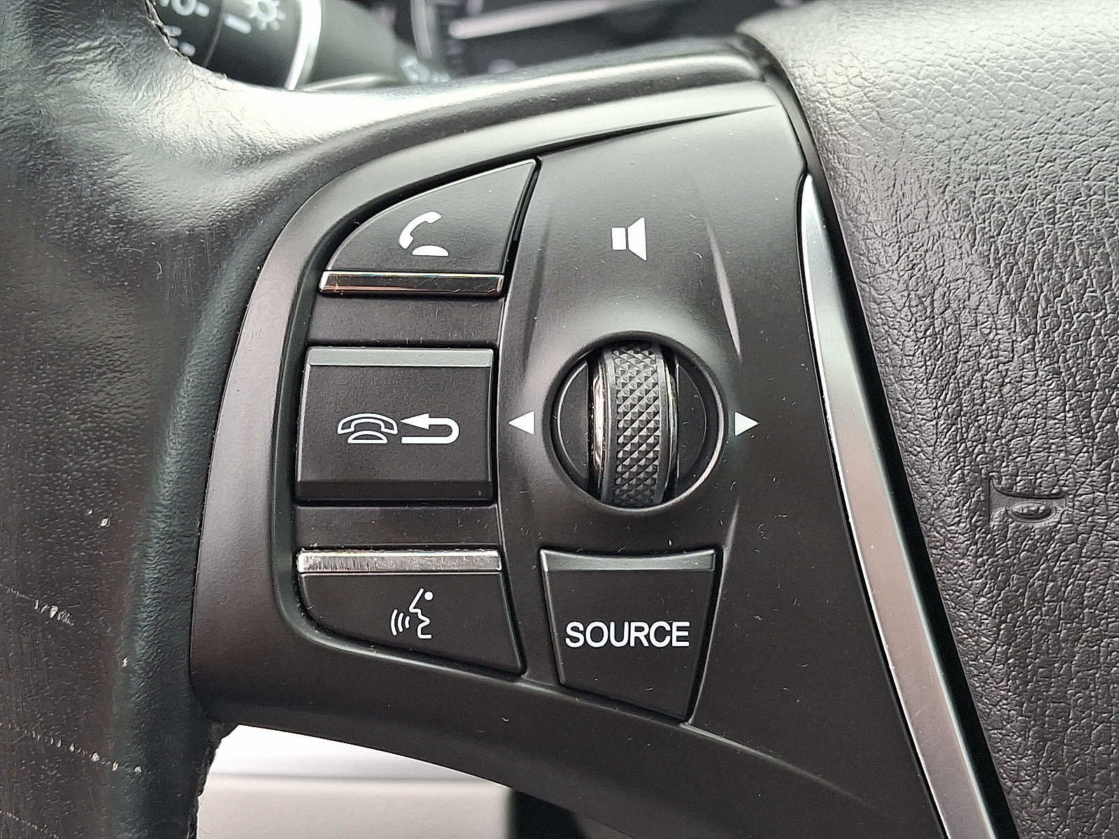 Used 2016 Crystal Black Pearl Acura V6 Tech image 22