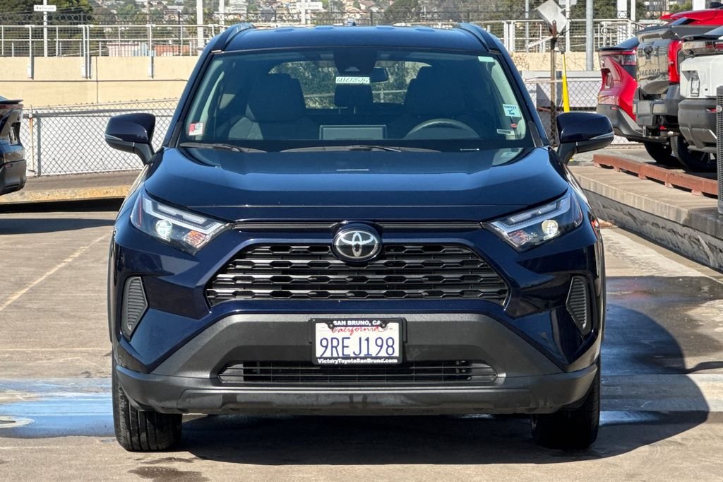 Used 2025  Toyota XLE image 9