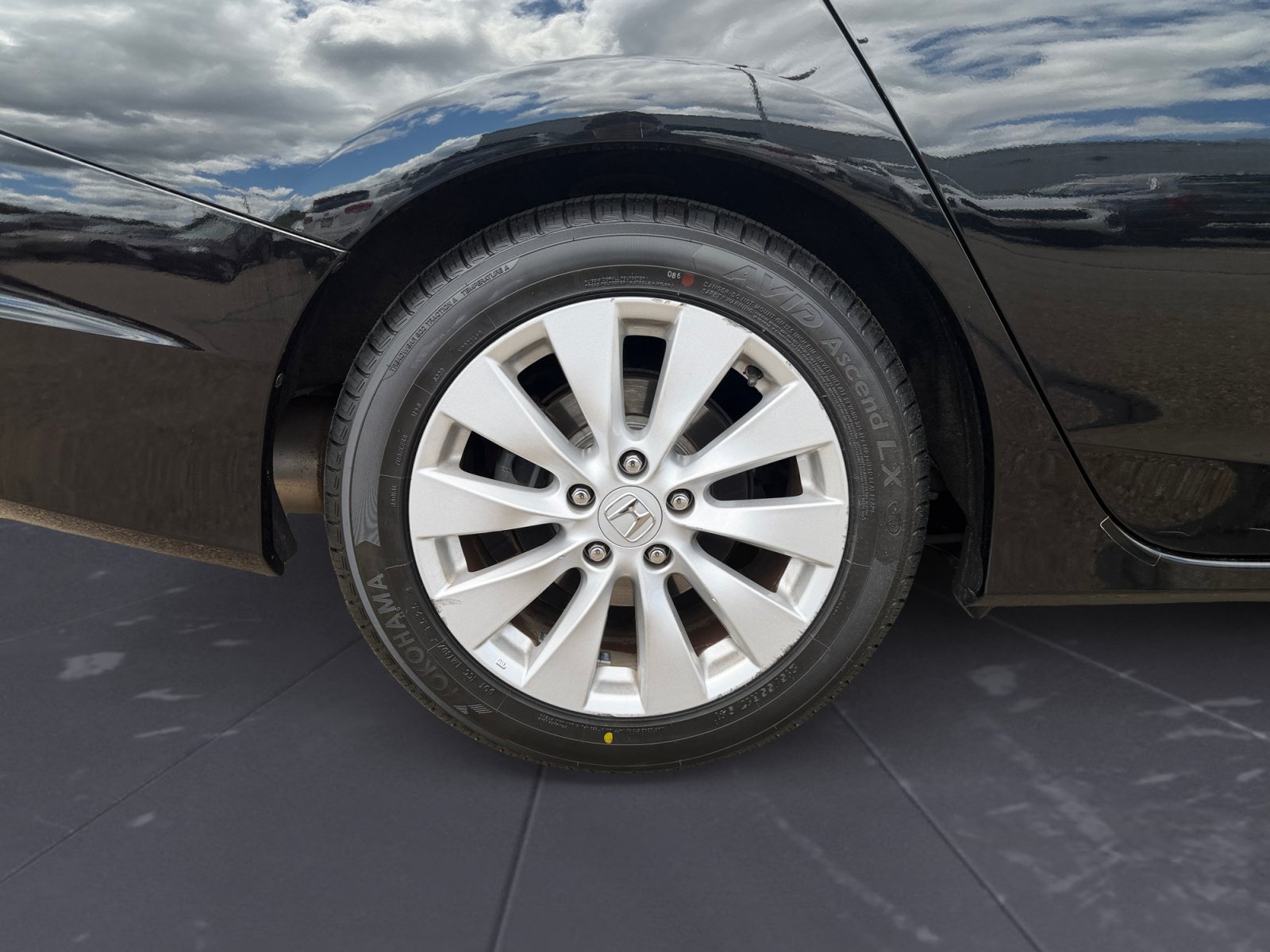 Used 2015 Black Honda EX-L image 44