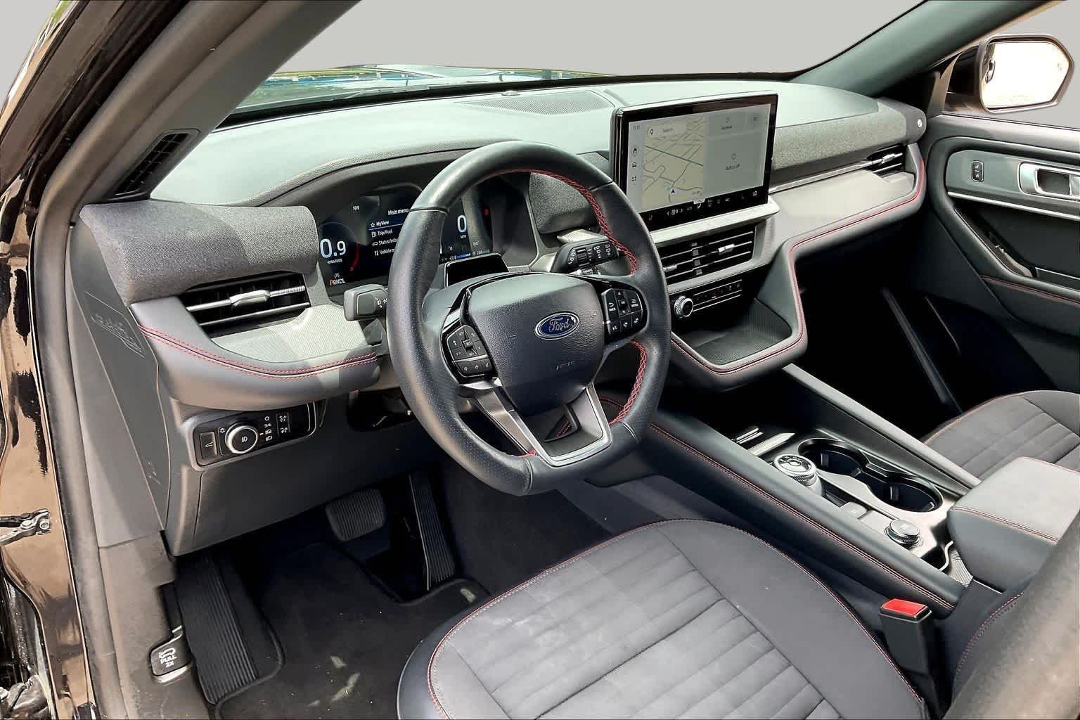 Used 2025 Agate Black Ford ST-Line image 32