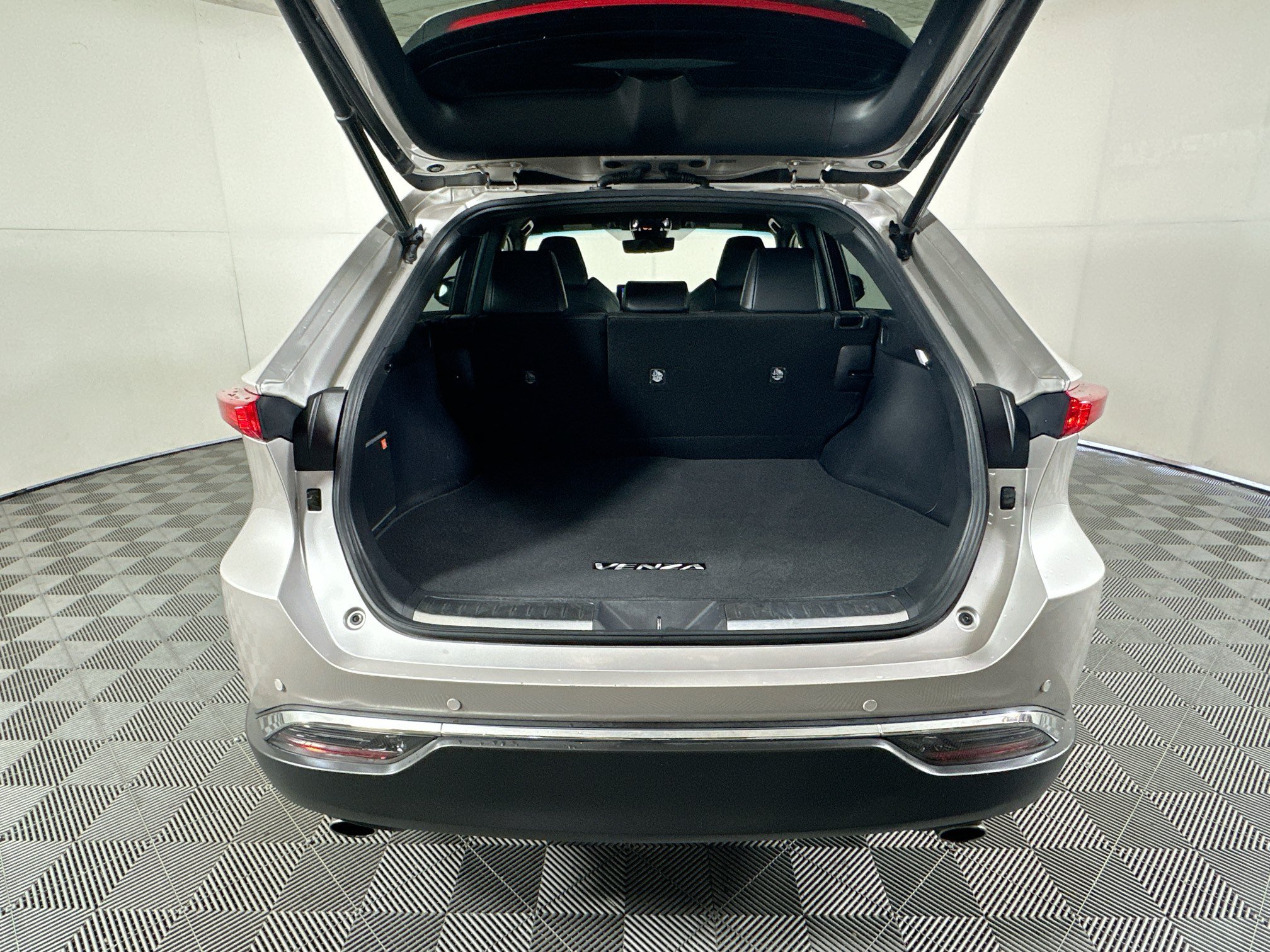 Used 2021 Titanium Toyota Limited image 31