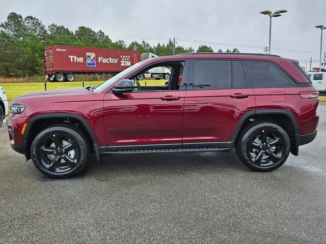 New 2025 Velvet Red Pearl-Coat Exterior Paint Jeep Limited image 5