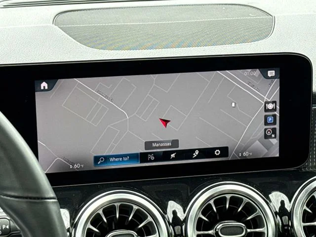 Used 2022 White Mercedes-Benz GLB 250 image 19