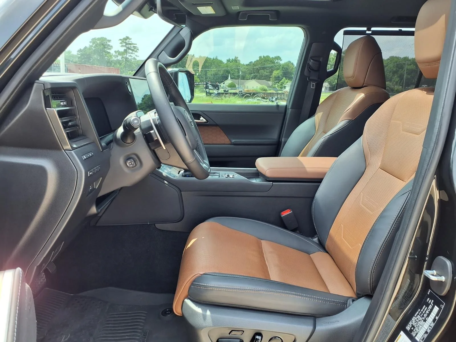 Used 2024 Black Lexus 550 Luxury image 19