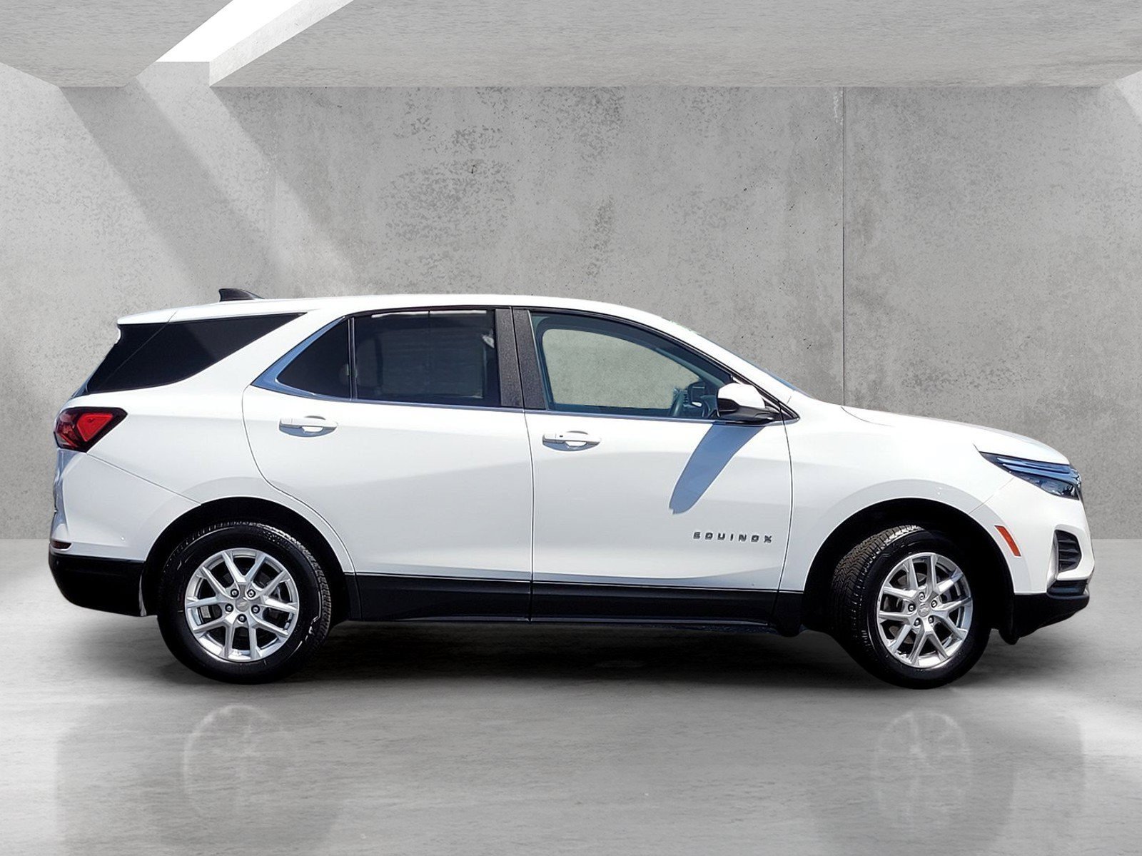 Used 2023 Summit White Chevrolet LT image 4