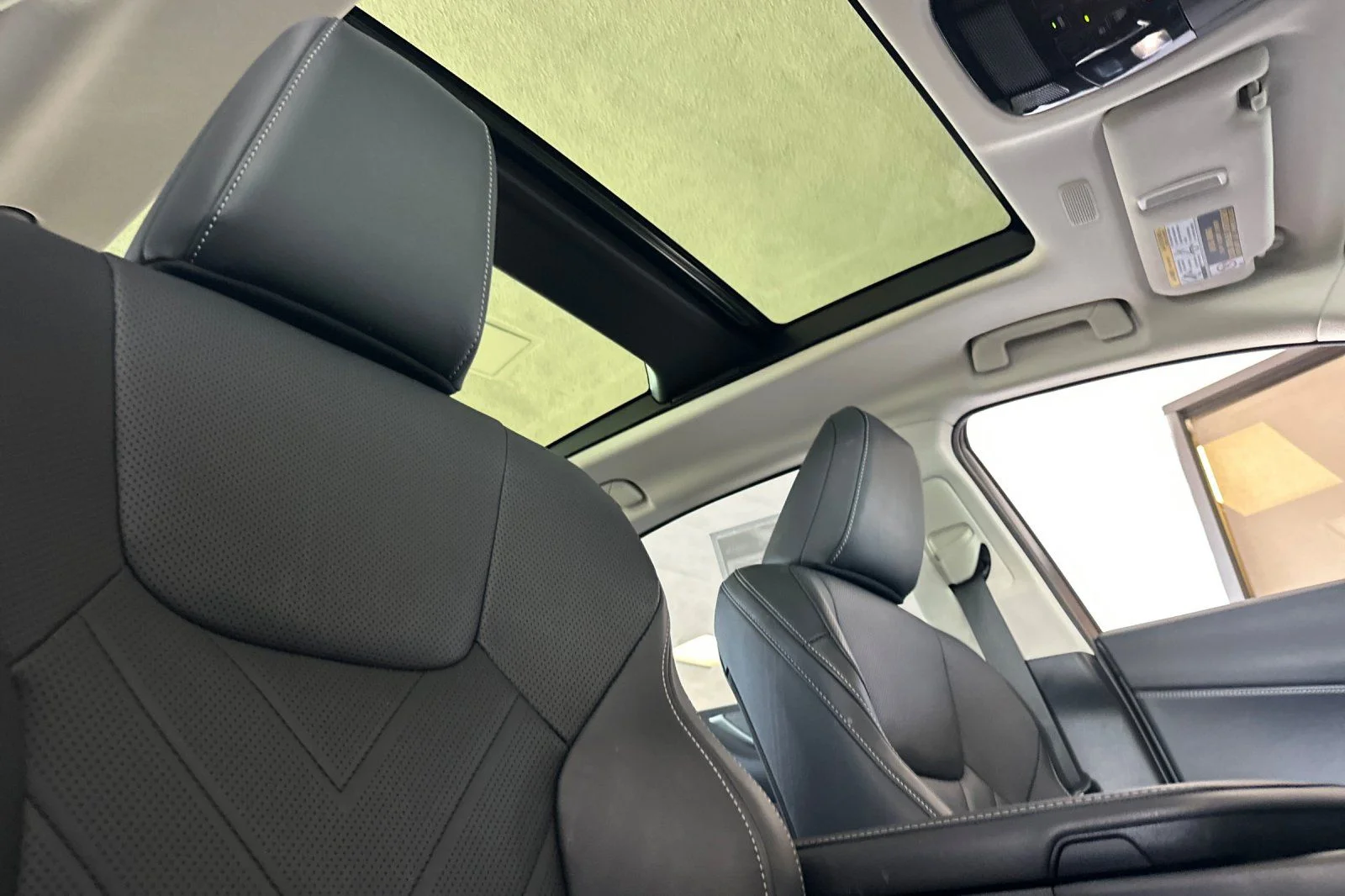 Used 2025 White Pearl Lexus 450h+ Luxury image 14