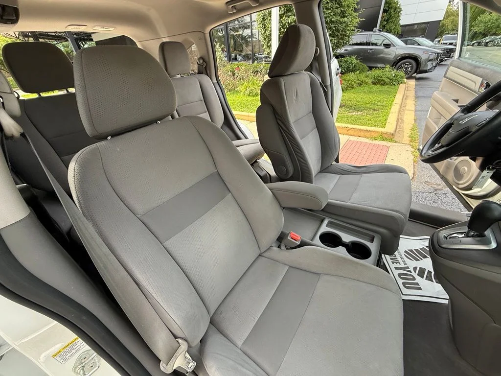 Used 2011  Honda EX image 27