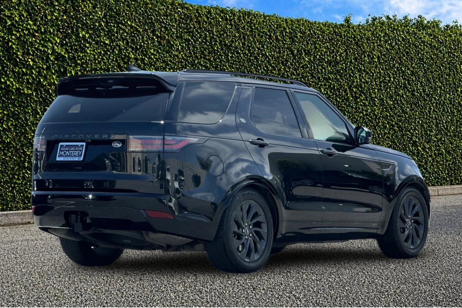 Used 2022 Santorini Black Metallic Land Rover S R-Dynamic image 4
