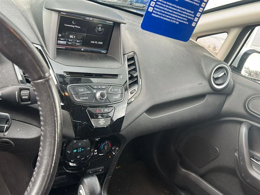 Used 2015 Oxford White Ford SE image 3