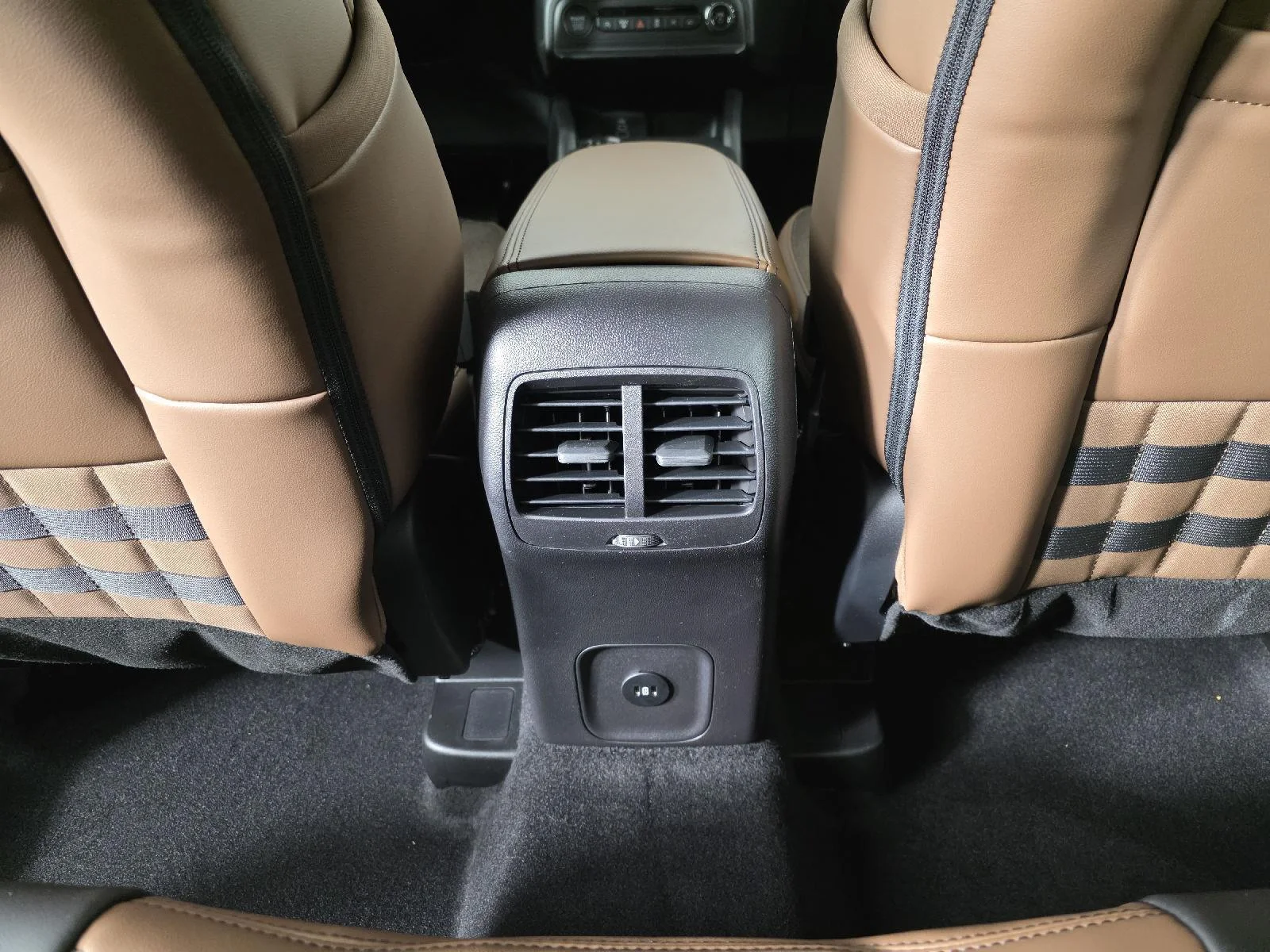 Used 2025 Carbonized Gray Metallic Ford Outer Banks image 18