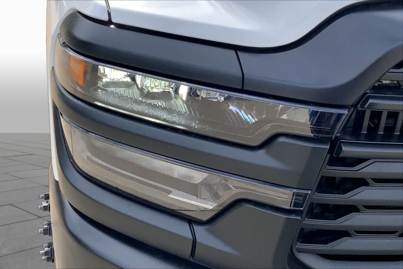 New 2026 Bright White Clear-Coat Exterior Paint RAM Tradesman image 13