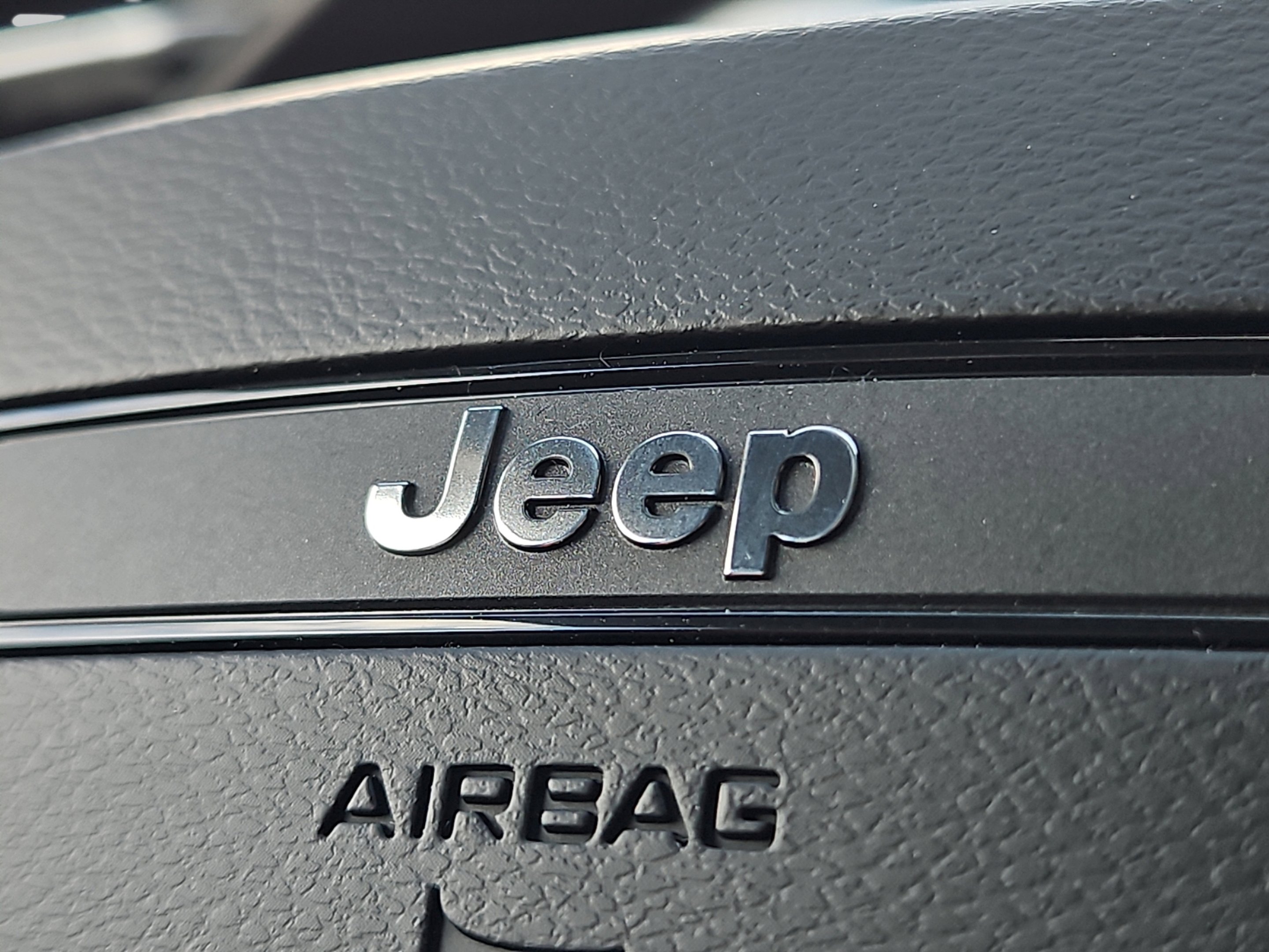 New 2026 Sting-Gray Clear-Coat Exterior Paint Jeep Laredo image 29
