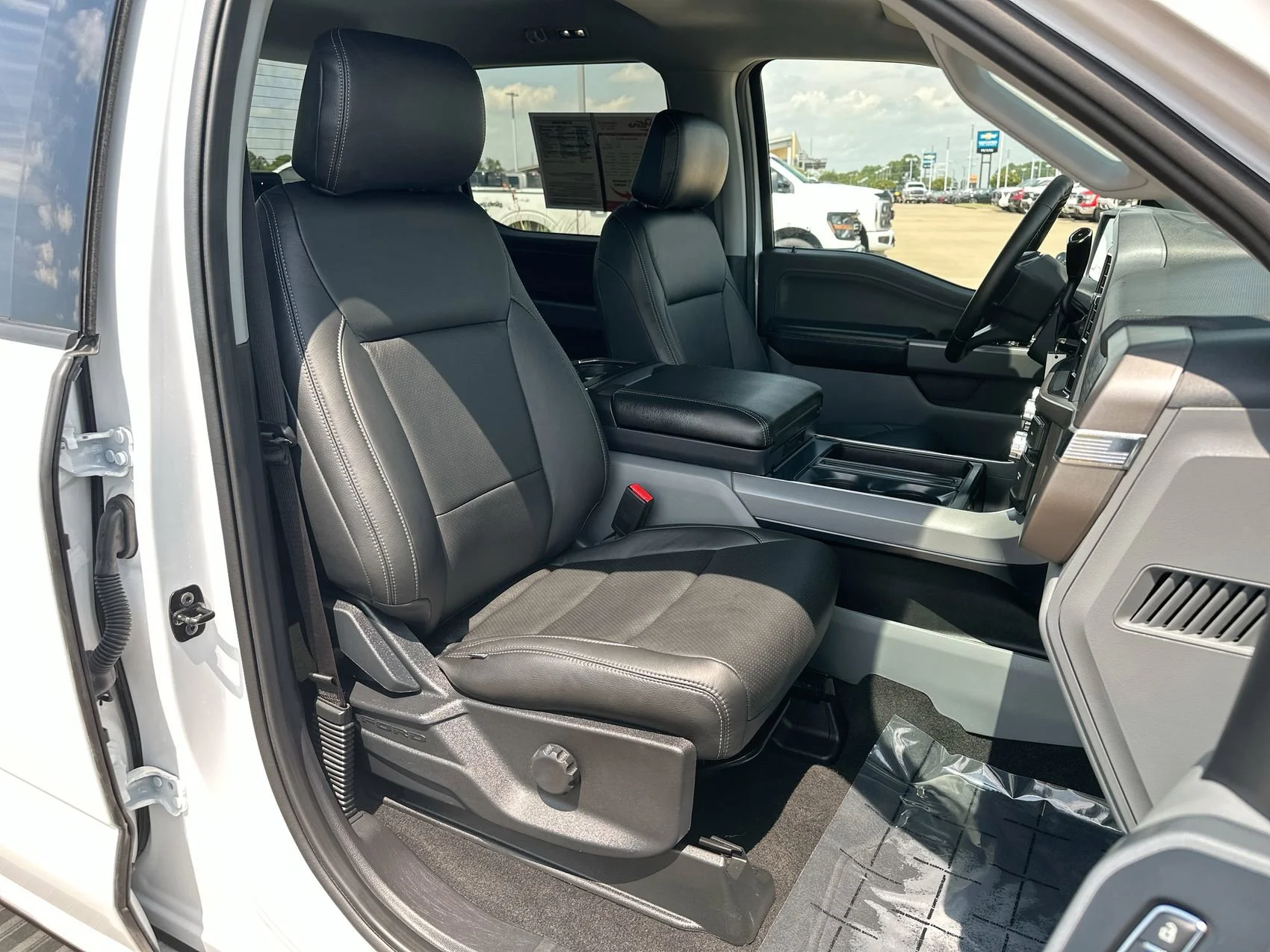 2024 Ford F-150 XLT - Photo 24